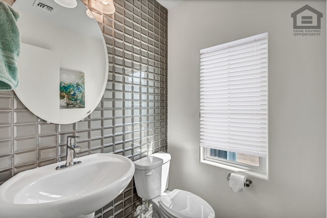 Building Photo - 3Bed/2.5Bath Beautifully Furnished or Unfurnished Home in Goodyear! -- MODERN FINISHES!