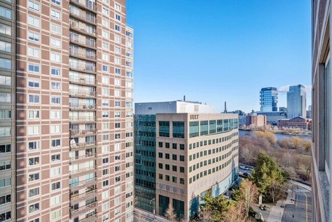 Building Photo - 8 Museum Way