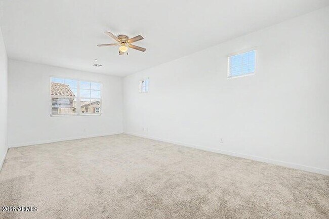 Building Photo - 670 S Owl Dr