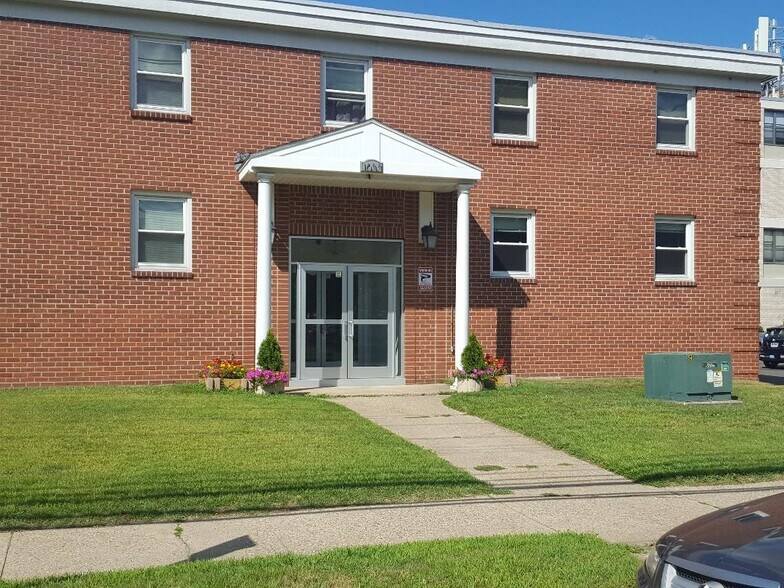 Building Photo - 1035 Whalley Ave