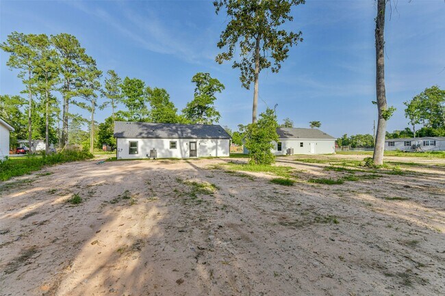 Building Photo - 106 County Rd 3704