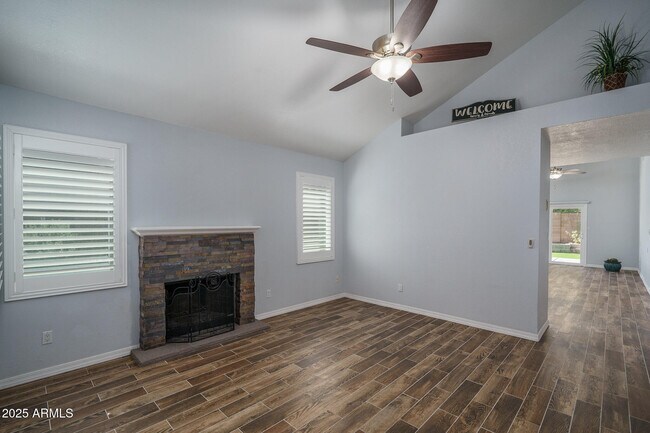 Building Photo - 6820 S Roosevelt St