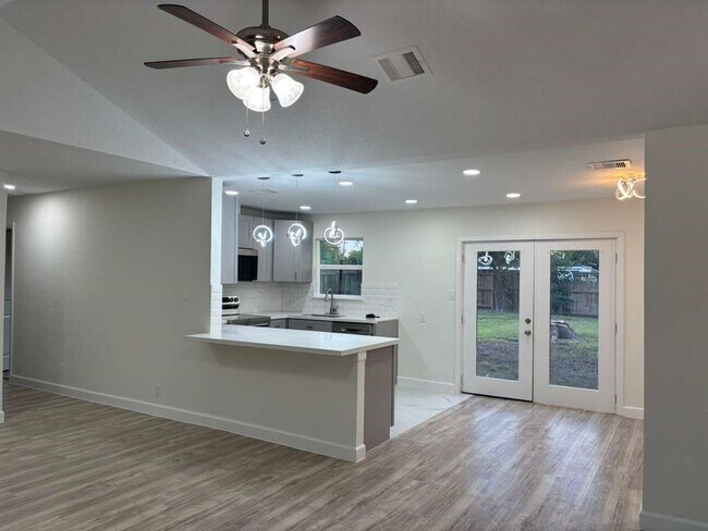 Building Photo - 1310 Canterview Dr