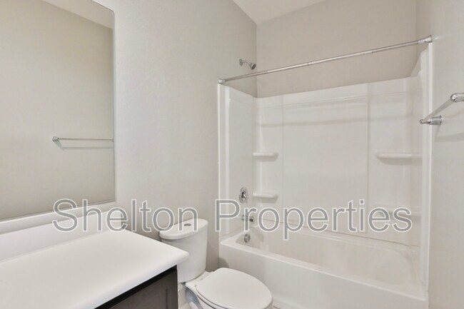Building Photo - 18787 W Yucatan Dr