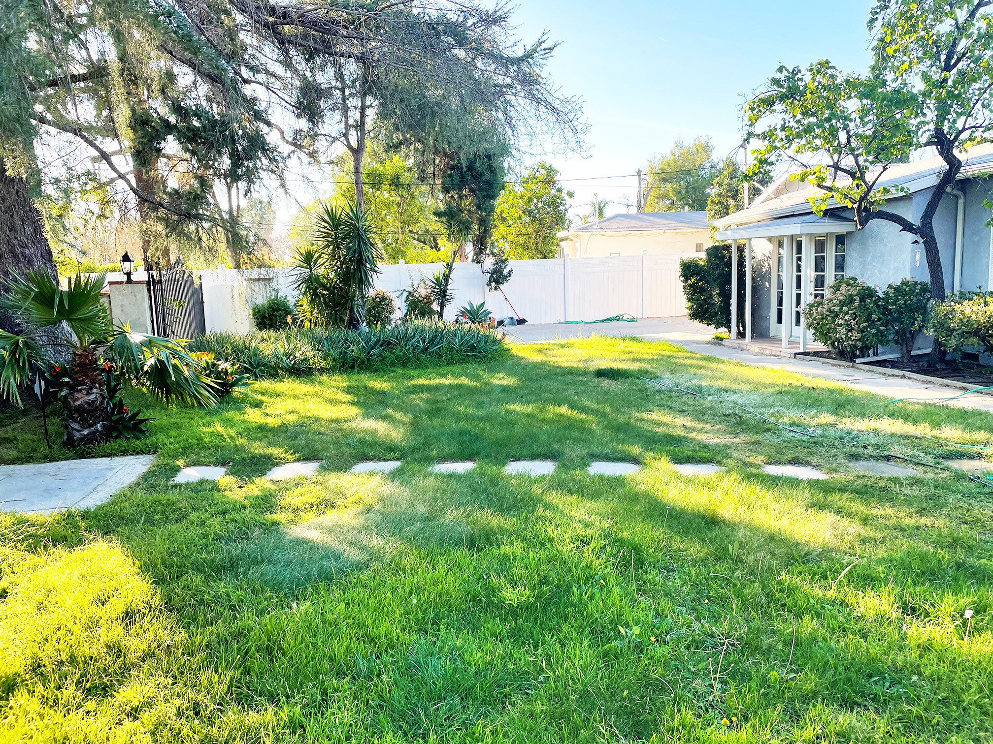 Front Yard - 15341 Cohasset St