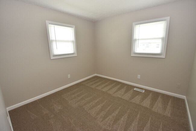 Building Photo - 1439-1441 Coachlite Dr
