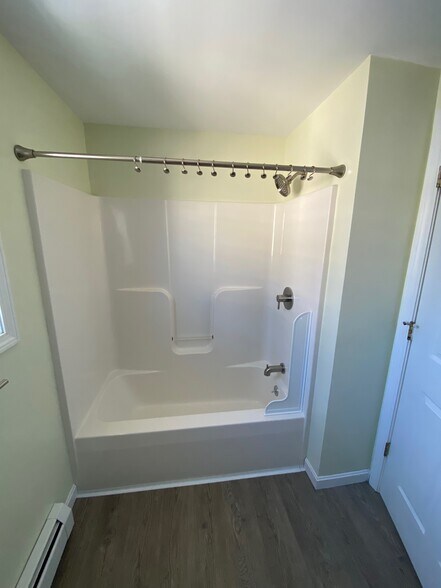 Building Photo - 46 Carriage Ln