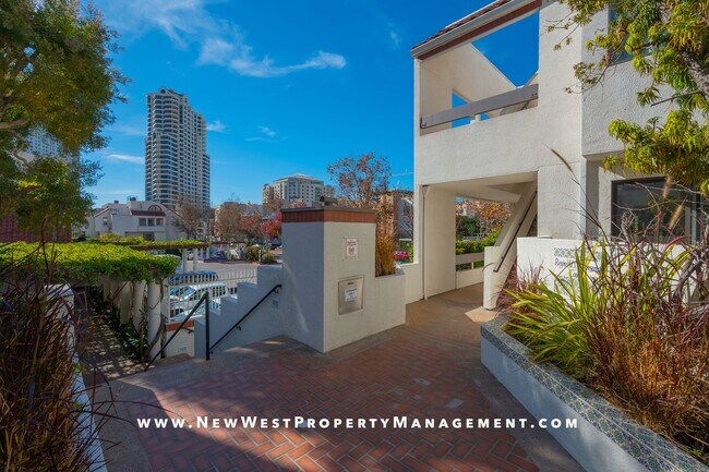 Building Photo - Spacious Marina District 1 Bedroom at Park Row!