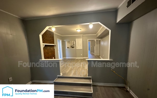 Building Photo - 2271 Hubbard Ave