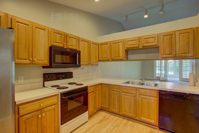 Building Photo - 103 Black Oak Dr