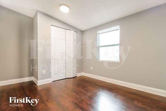 Building Photo - 4722 W Wyoming Ave