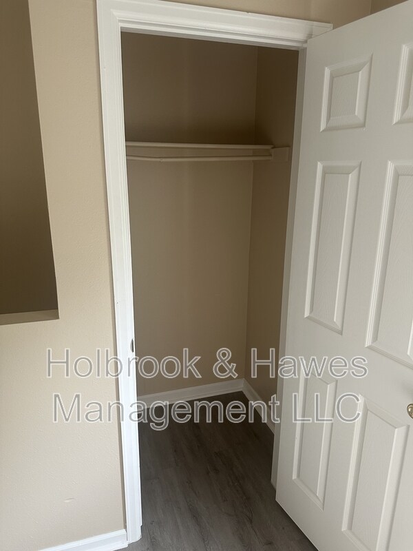 Building Photo - 4531 Boardwalk Dr