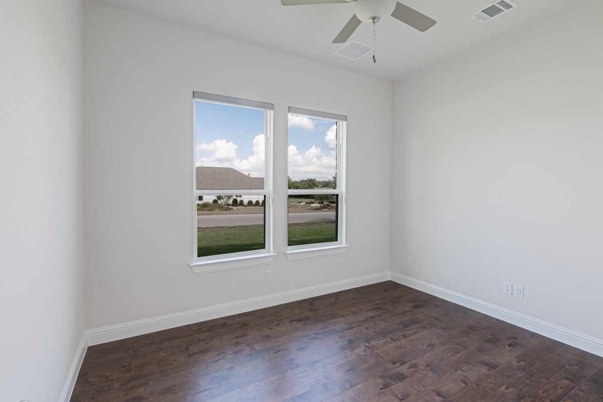 Building Photo - 301 Northcrest Dr