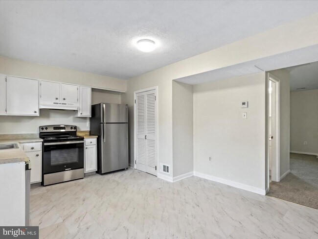 Building Photo - 8633 Madera Ct