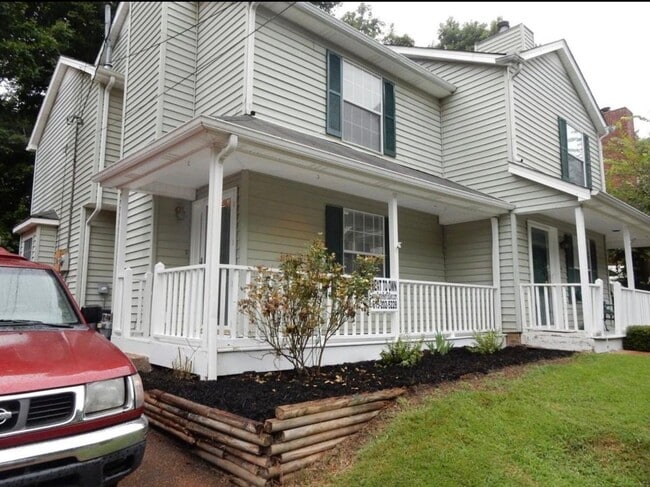 Building Photo - Nice and large 2 BR, 2.5 bath townhouse in Antioch, TN