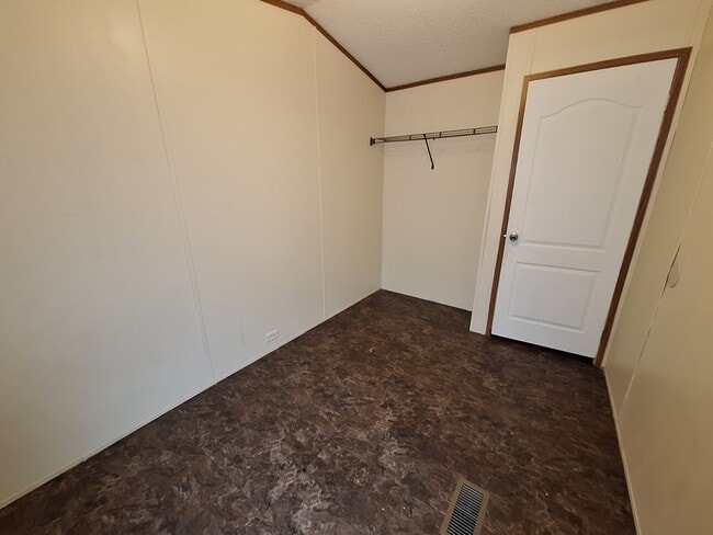 Building Photo - 1134 Kelly Dr