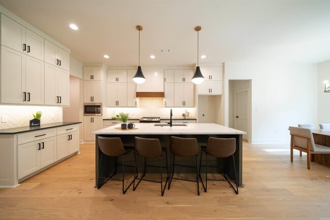 Building Photo - 15112 Matterhorn Lp