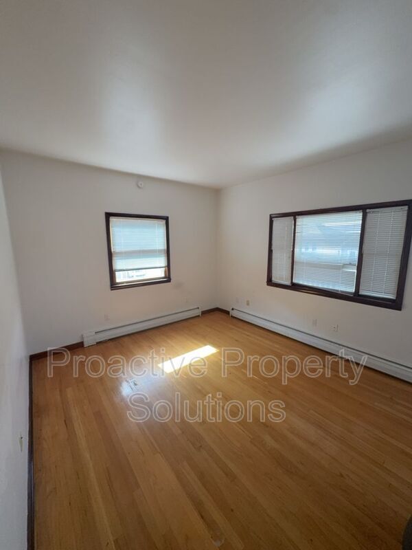 Building Photo - 1413 Prospect Ave