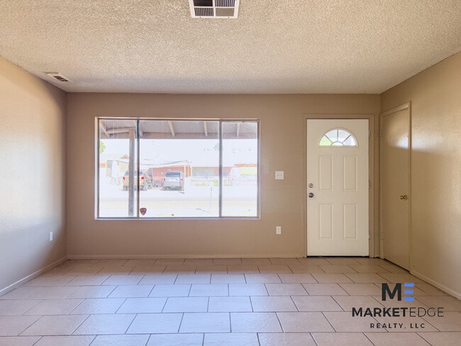 Building Photo - 3 Bed/ 2 Bath Home at McDowell/51st! Move-...