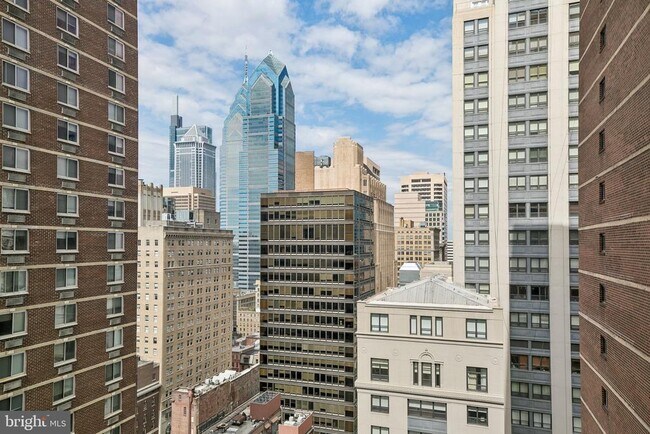 Building Photo - 1420 Locust St