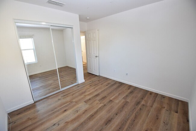 Building Photo - 3814 Black Butte Rd
