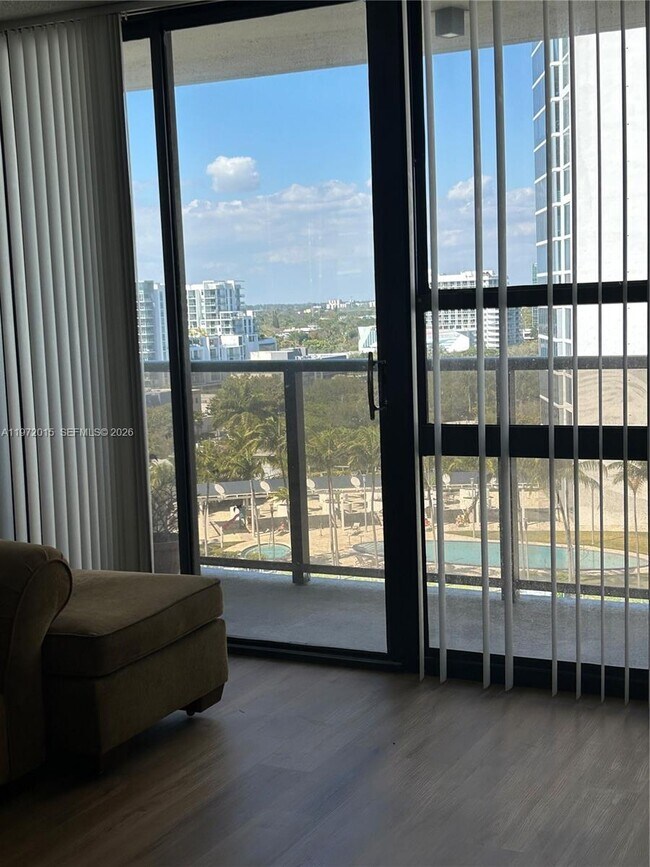 Building Photo - 600 NE 36th St