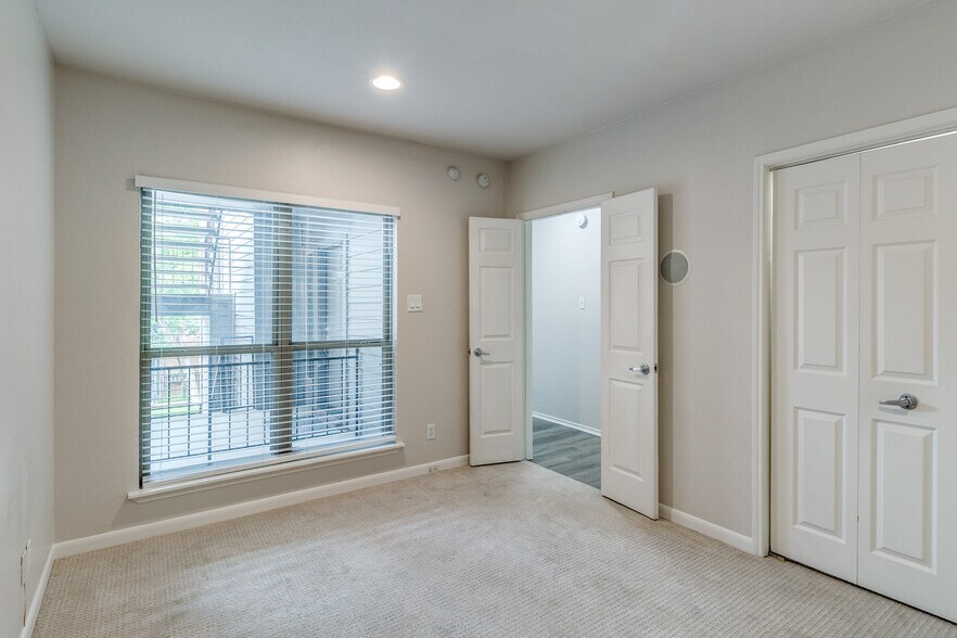 Building Photo - 4501 Druid Ln