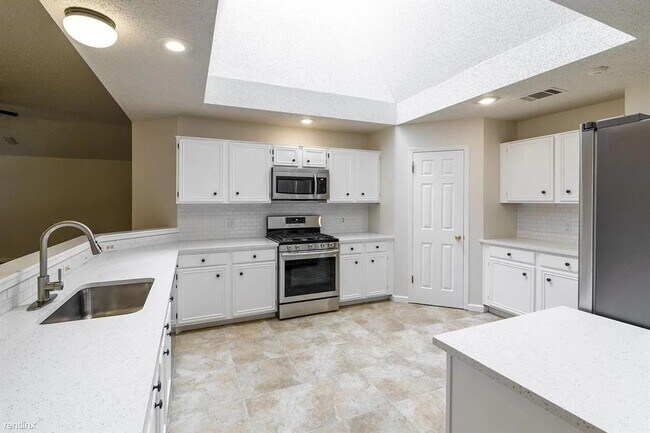 Building Photo - 6707 Carisbrooke Ln