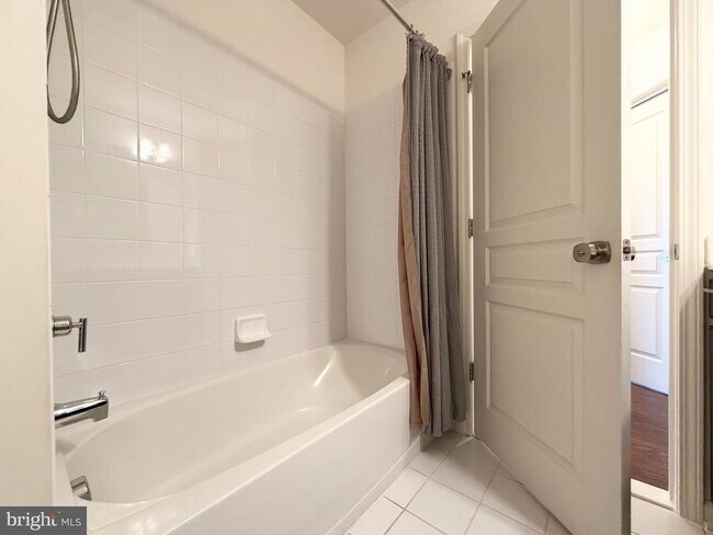 Building Photo - 308 Roarks Trail