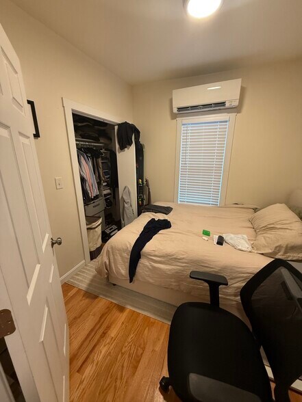 Building Photo - 518 E 3rd St