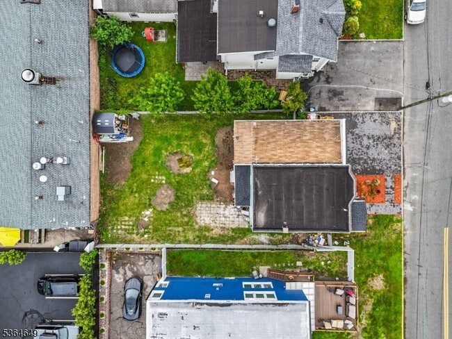 Building Photo - 70 Bruno St