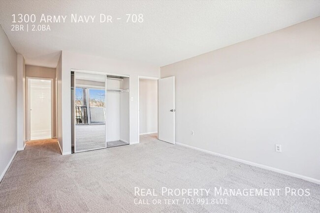 Building Photo - 1300 Army Navy Dr