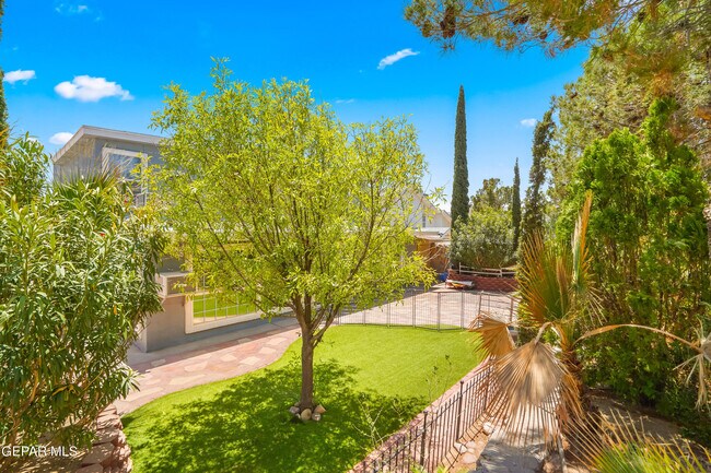 Building Photo - 1325 James Dudley Dr