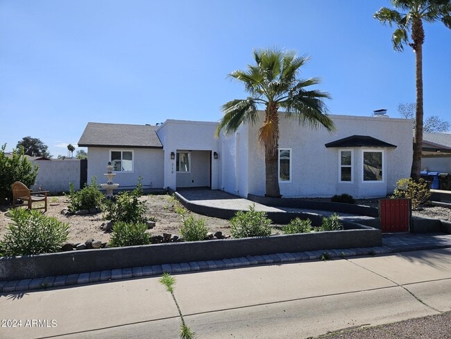 Building Photo - 719 W Morrow Dr