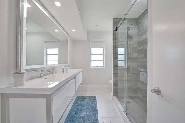 Building Photo - 3630 N 55th Ave