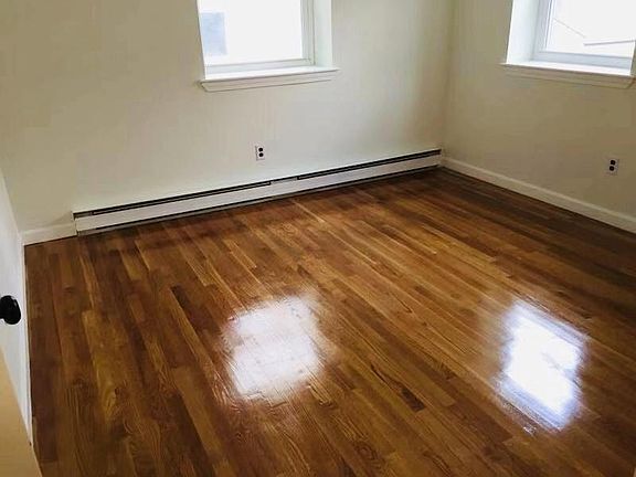 Building Photo - 104 Trowbridge St