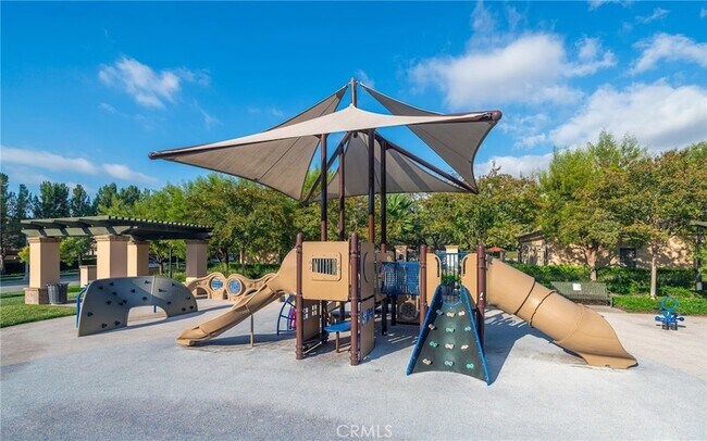 Building Photo - 104 Pendant