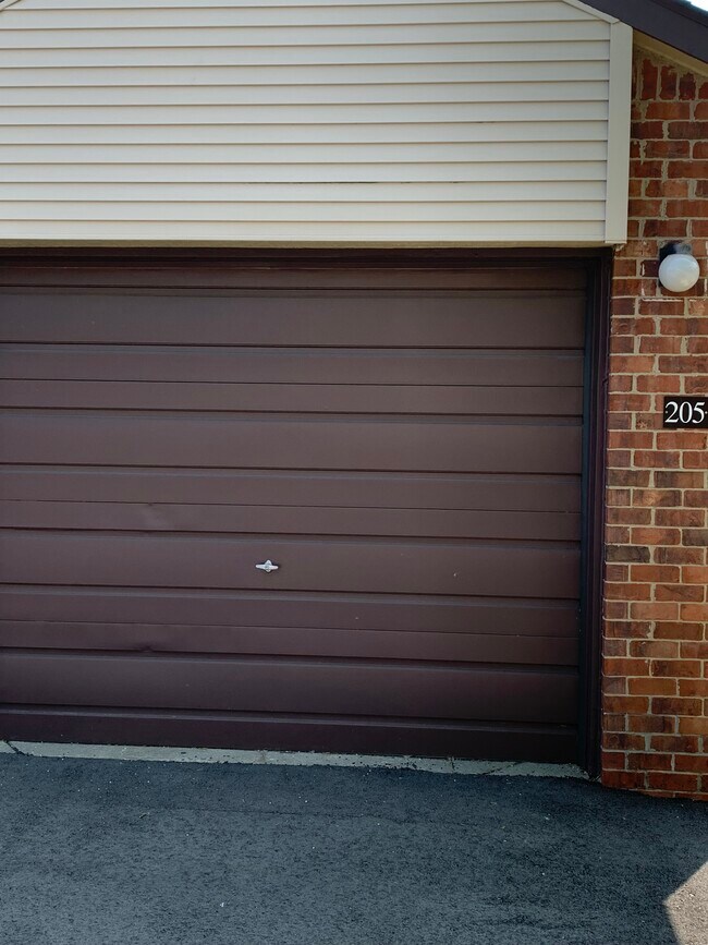 Garage - 6680 Ridgefield Cir