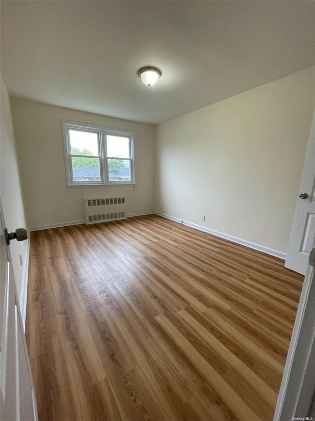 Building Photo - 154-12 19th Ave