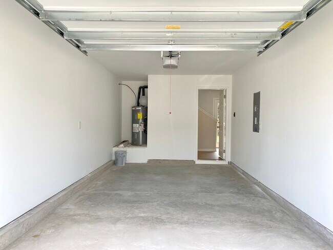 Building Photo - 793 Conductor Ct