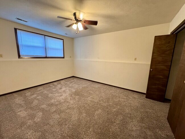 Building Photo - 104 E 9th Ave