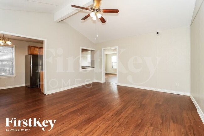 Building Photo - 3205 Hanover Dr