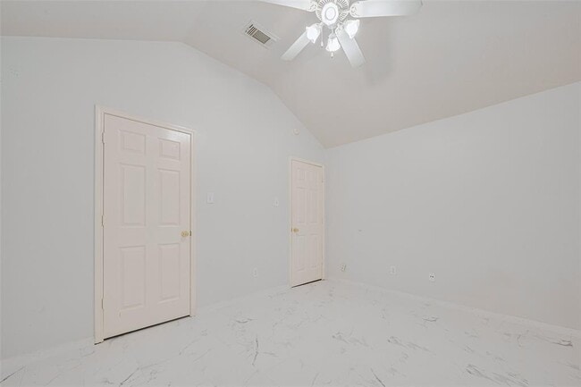 Building Photo - 14111 Norgrove Ct