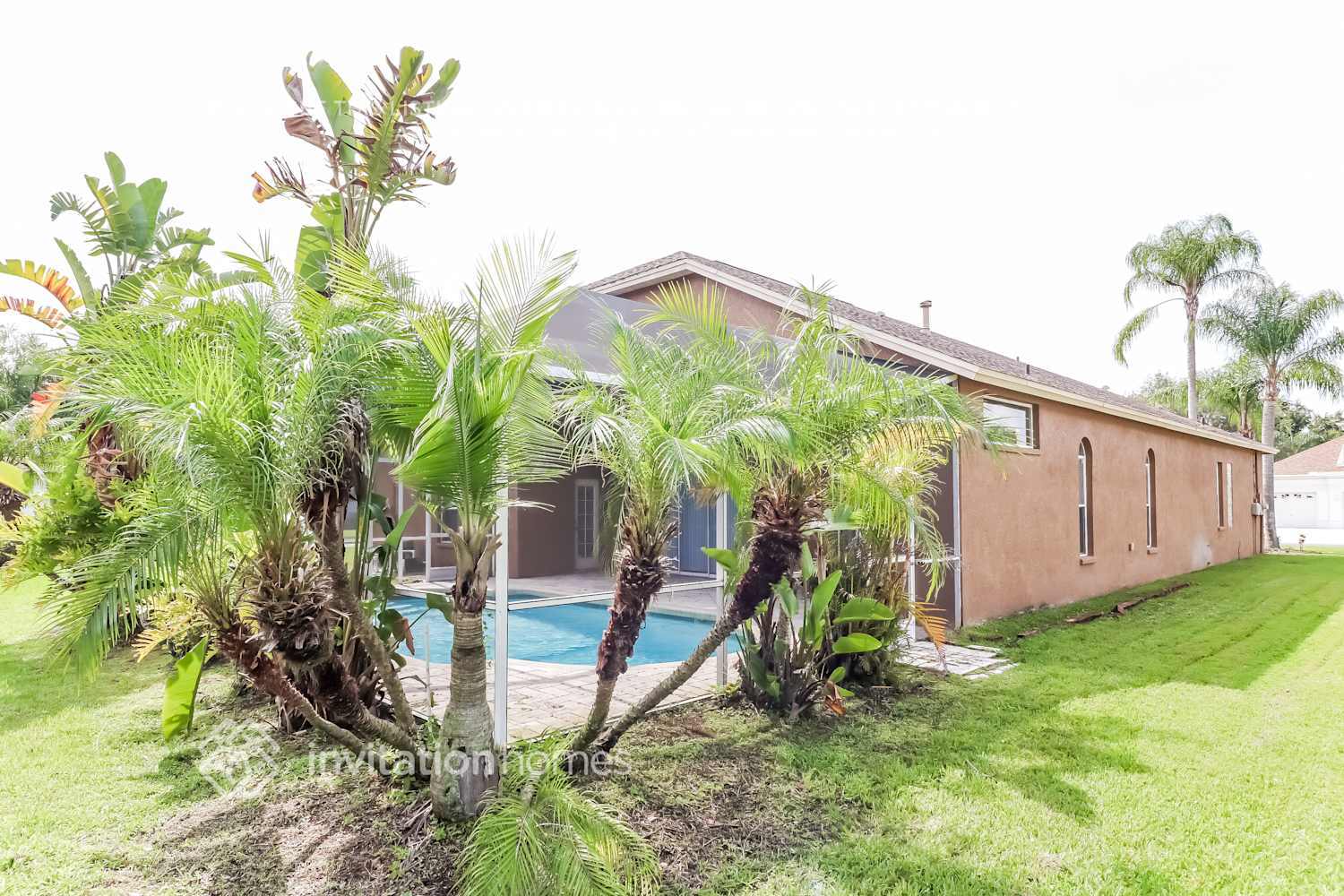 Building Photo - 10130 Queens Park Dr