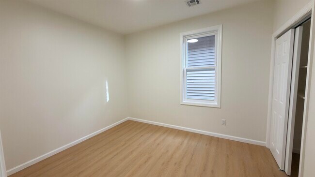 Building Photo - 291 Avenue B
