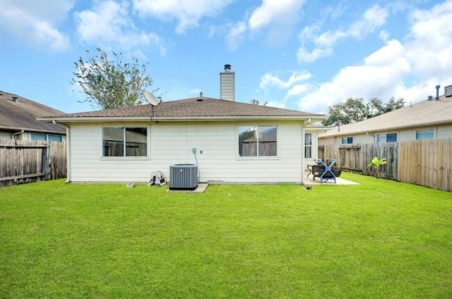 Building Photo - 4018 Floral Way Ct