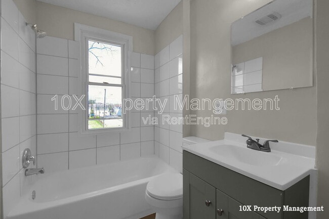 Building Photo - 332 Lechner Ave