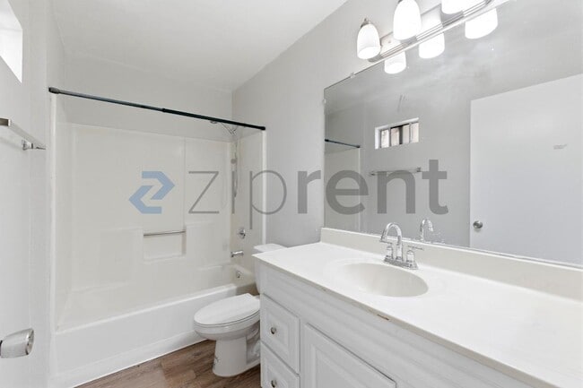 Building Photo - 34901 Marcia Rd