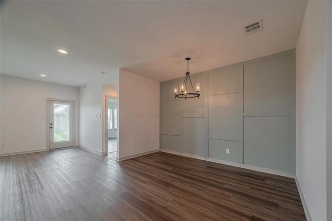 Building Photo - 14519 Sweetwater Dr