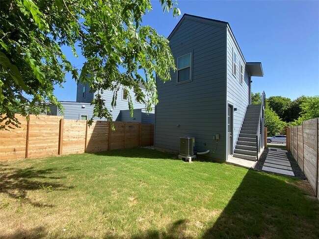 Building Photo - 6920 Bethune Ave